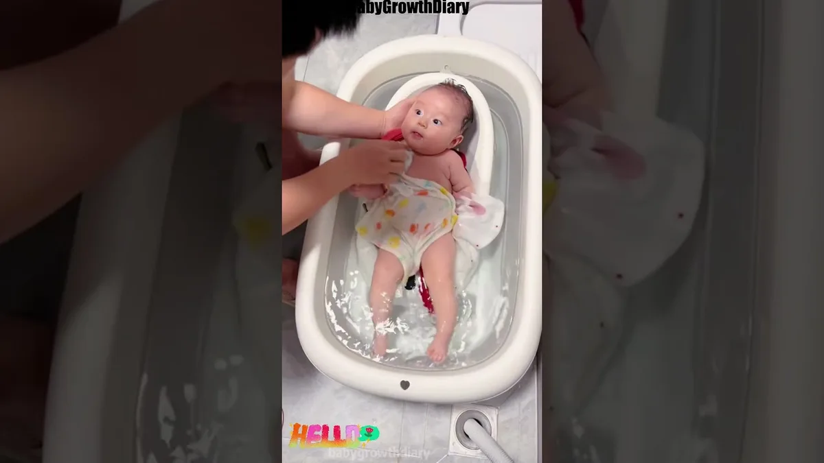 newborn bathing and grooming